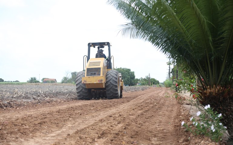 Secretário Marcos Beltrão anuncia investimento em estradas vicinais que vão beneficiar 6 povoados em Coruripe