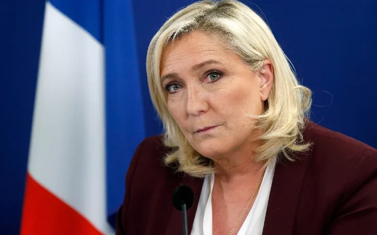 Na França, Marine Le Pen é condenada por corrupção e fica inelegível por cinco anos