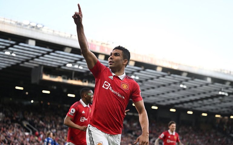 Manchester United derrota Chelsea e garante vaga na próxima Liga dos Campeões