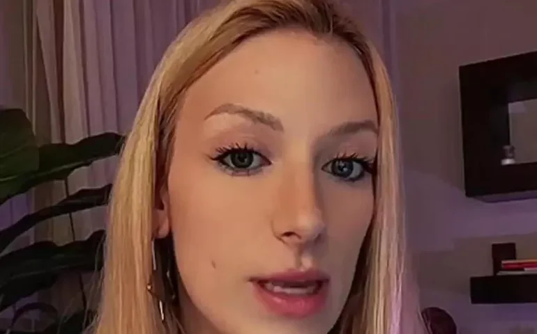 Justiça do Egito condena italiana à prisão por adultério