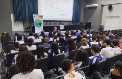 Mais de 100 adolescentes aprendem sobre o Estatuto da Pessoa Idosa em ação do PCJE