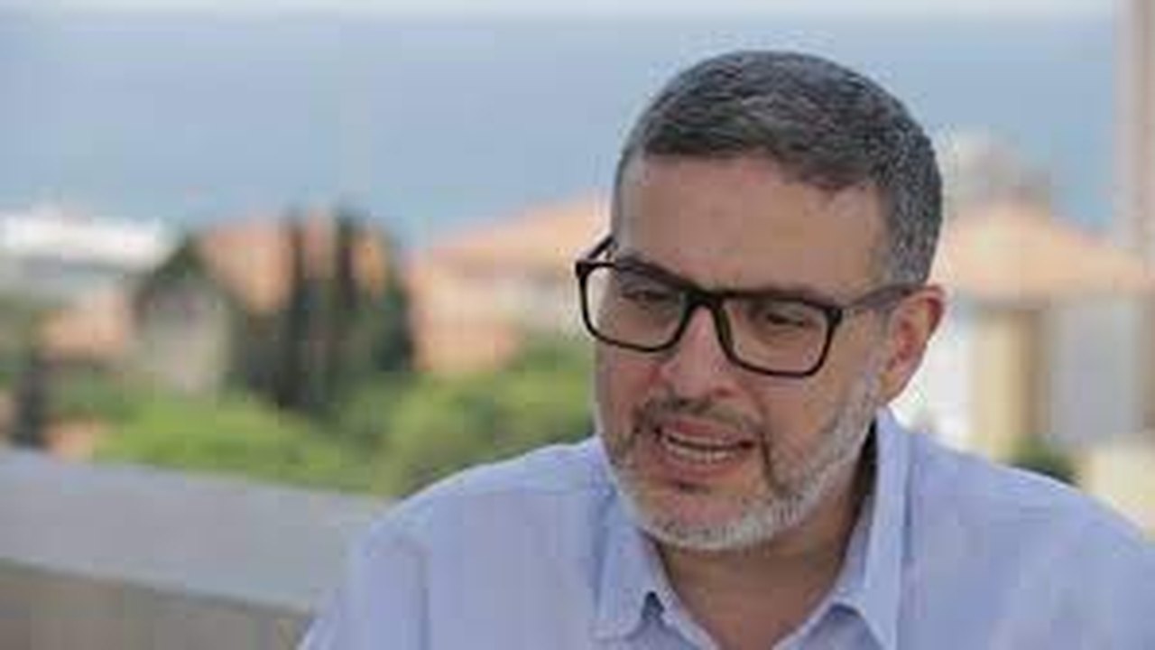 Depois da Alemanha, França nega entrada a médico britânico palestino que falaria sobre Gaza