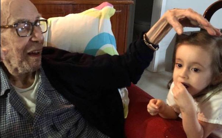 Sofia Gilberto, 5 anos, faz a mais bela homenagem ao avô, João Gilberto