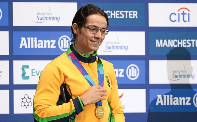 Brasil é ouro com Douglas Matera e Carol Santiago no Mundial