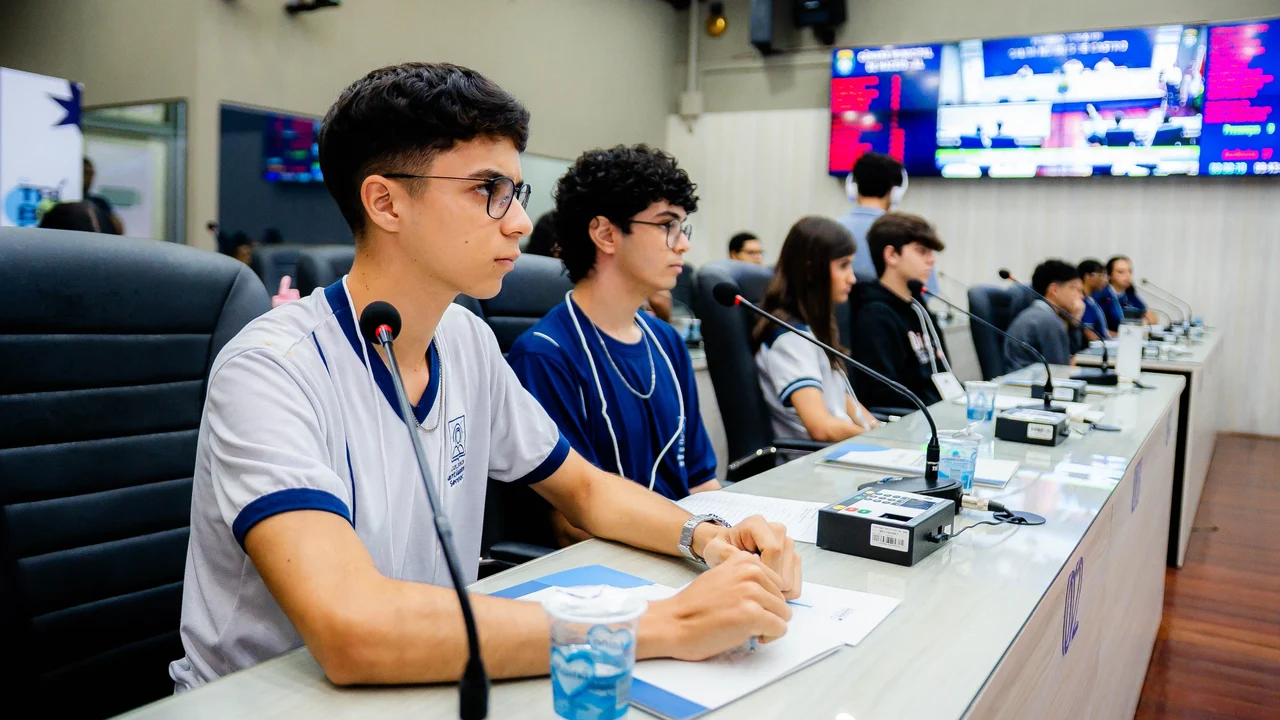 Estudantes protagonizam debate sobre a Constituição na Câmara de Maceió