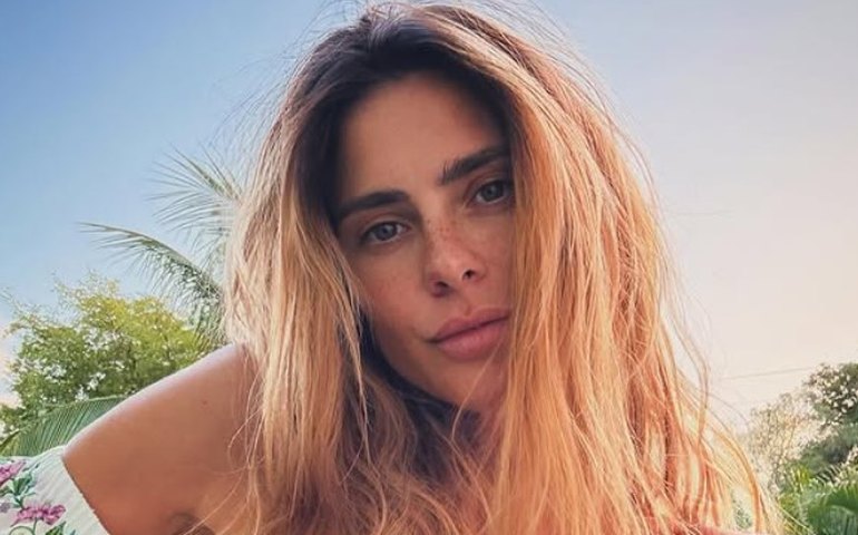 Carolina Dieckmann narra dependência de álcool da mãe: '10 anos em um buraco'