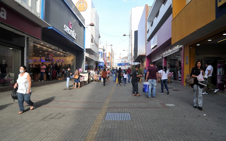 Setor de serviços puxa geração de empregos no Caged de julho