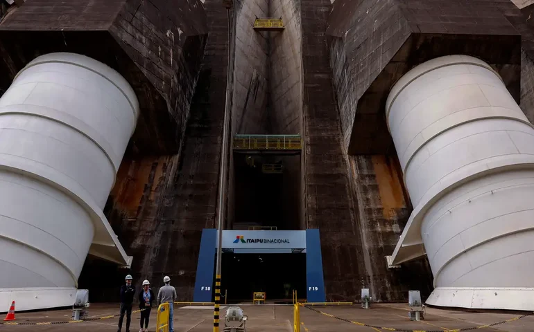 Energia solar em Itaipu tem potencial para dobrar capacidade da usina