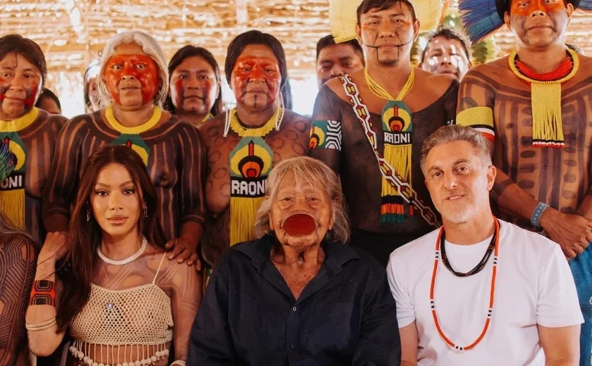 Vídeo de bastidores mostra Luciano Huck pedindo para indígenas “retirarem celulares” durante gravação no Xingu