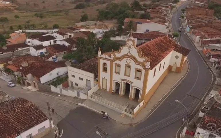 Corpo é encontrado com marcas de tiros em canavial na zona rural de Anadia