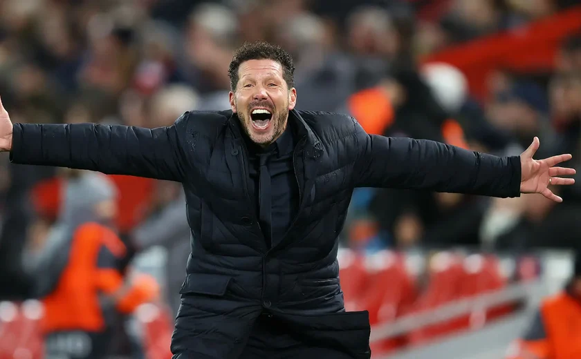 Simeone defende punição a jogadores que provocam os torcedores nos estádios