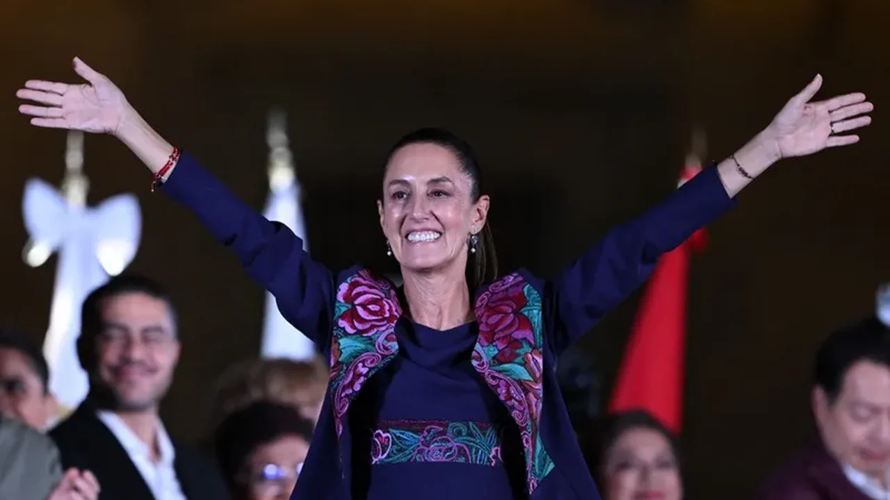 Presidente eleita do México defende reforma constitucional e minimiza reação do mercado
