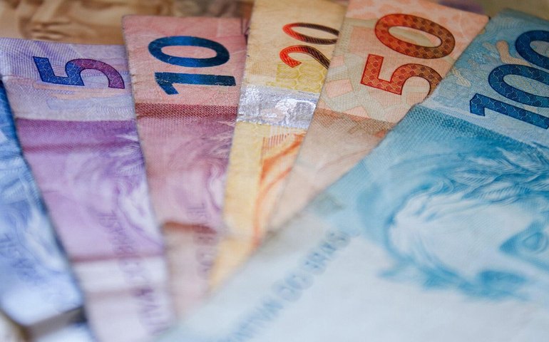 Superávit primário brasileiro passa de R$ 48,8 bi e atinge 2º maior valor da história para outubro