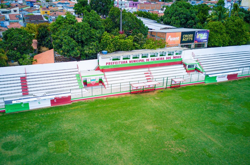 Comissão de cronistas esportivos fazem vistoria nas cabines de transmissão de jogos do Juca Sampaio
