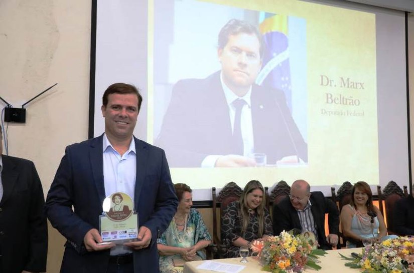 Marx é homenageado em prêmio de incentivo à cultura alagoana