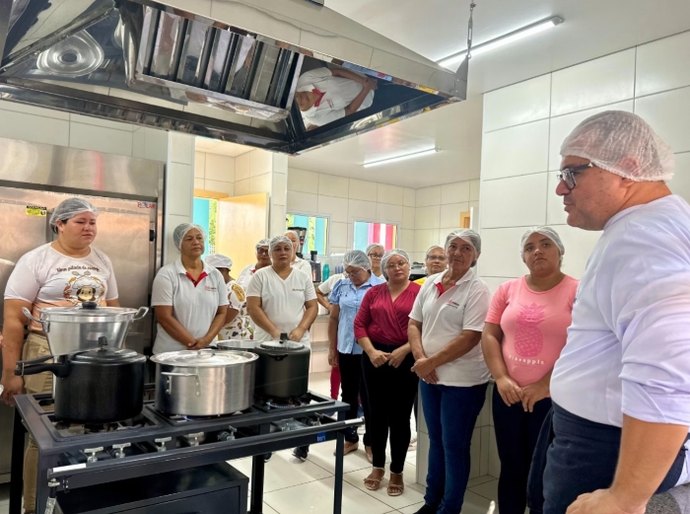 Merendeiras da Semed Penedo participam de capacitação do Senac e do Sebrae