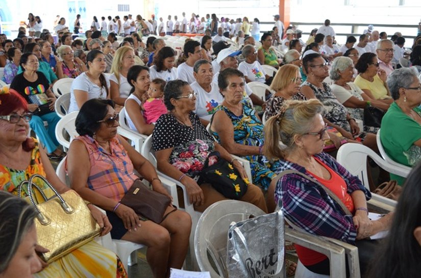 Idosos recebem orientação sobre combate à violência