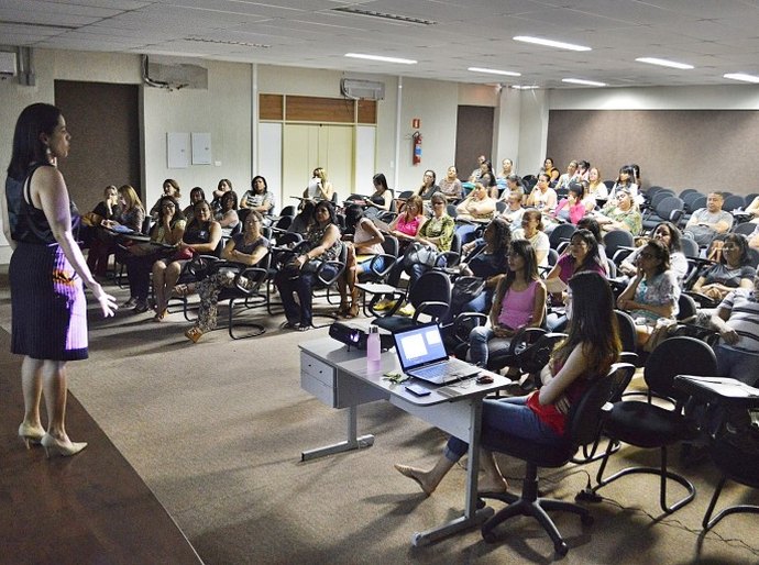 Encontro discute chamada pública para aquisição de merenda