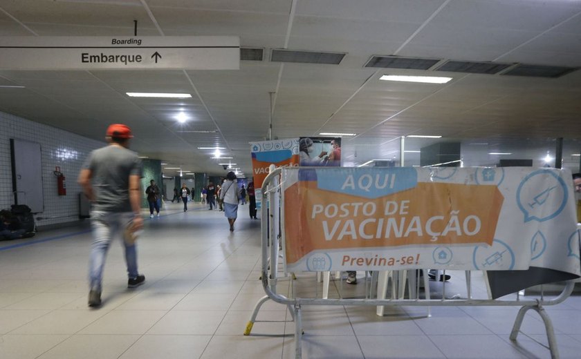 Saúde nega desabastecimento generalizado de vacinas no Brasil