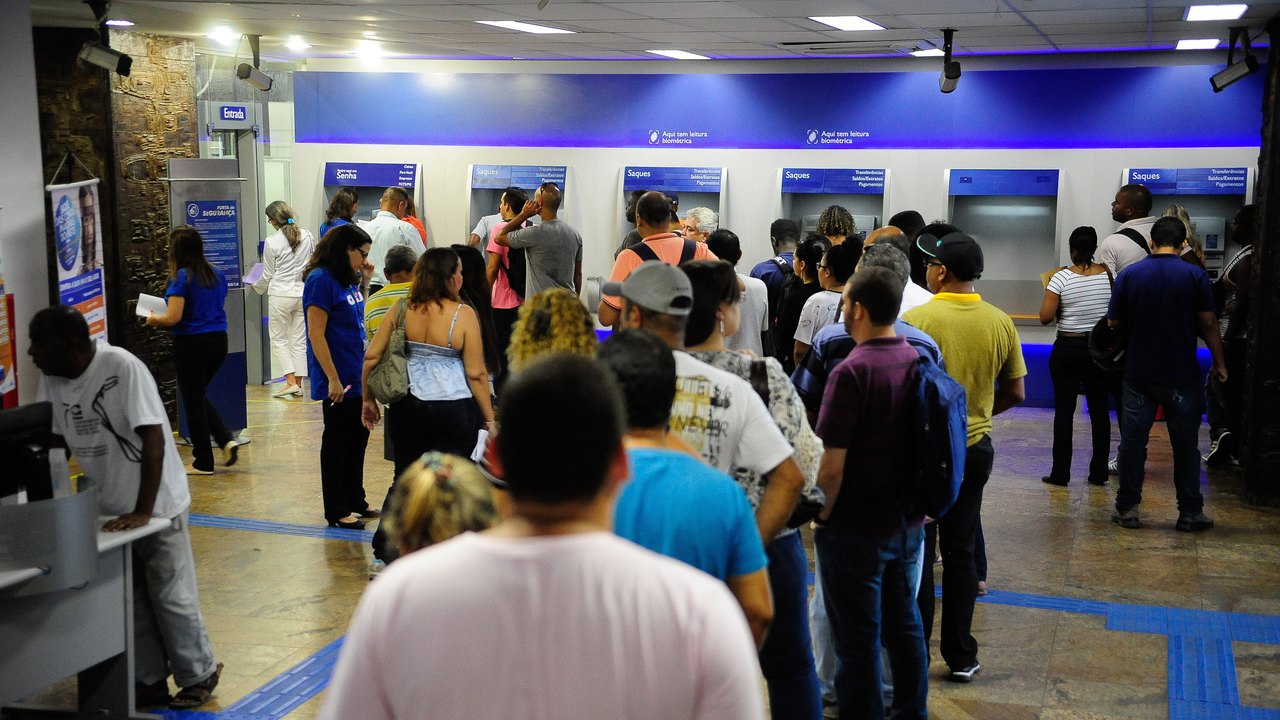 Bancários farão paralisação de 24 horas nesta quinta-feira