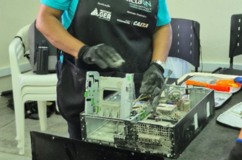 Gestão inteligente do lixo eletrônico: curso gratuito em Maceió transforma resíduos em oportunidade de negócios