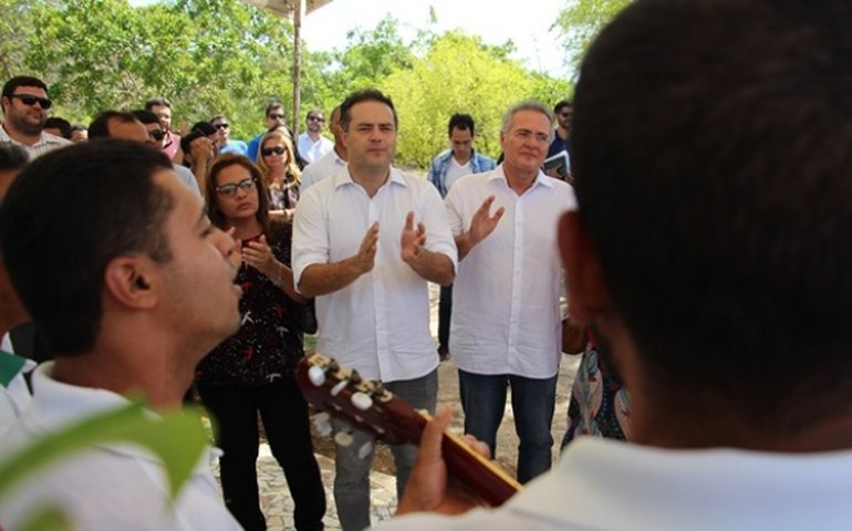 Renan Filho garante emprego para dependentes químicos recuperados