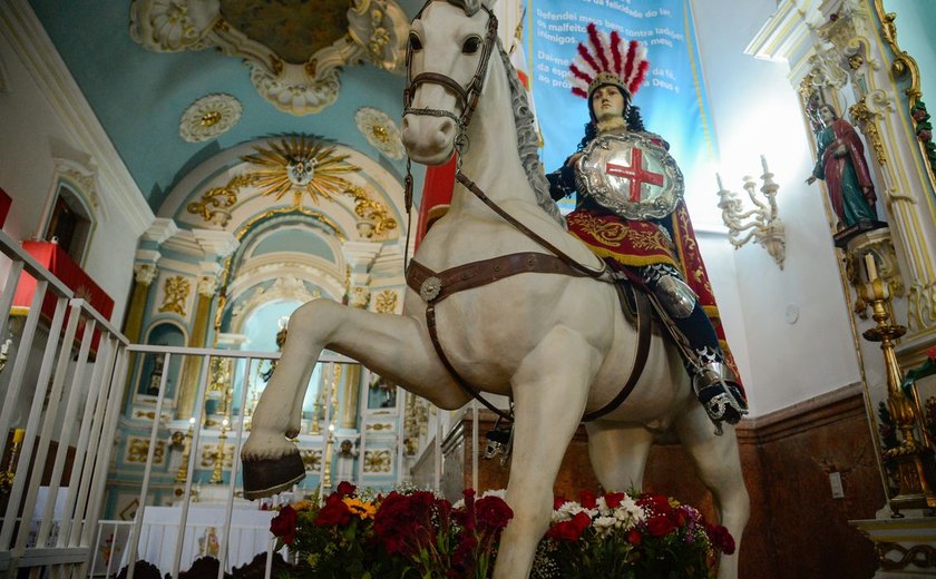 Venerado por católicos e religiões afro, São Jorge é ícone pop