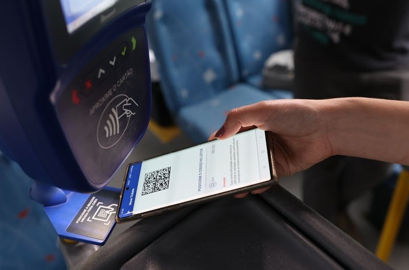 Do vale-transporte à biometria facial: o que mudou no transporte público em quase três décadas?