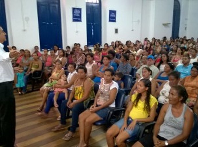 Famílias lotam auditório do Lar São Domingos