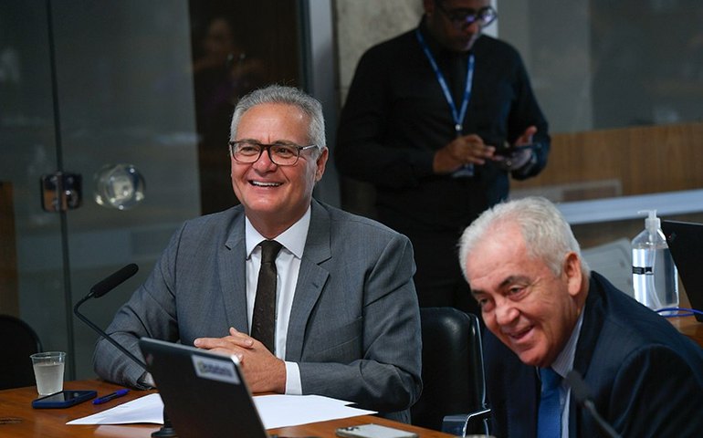 Requerimento de Renan é aprovado e presidente da Petrobrás irá depor sobre dano ambiental em Maceió