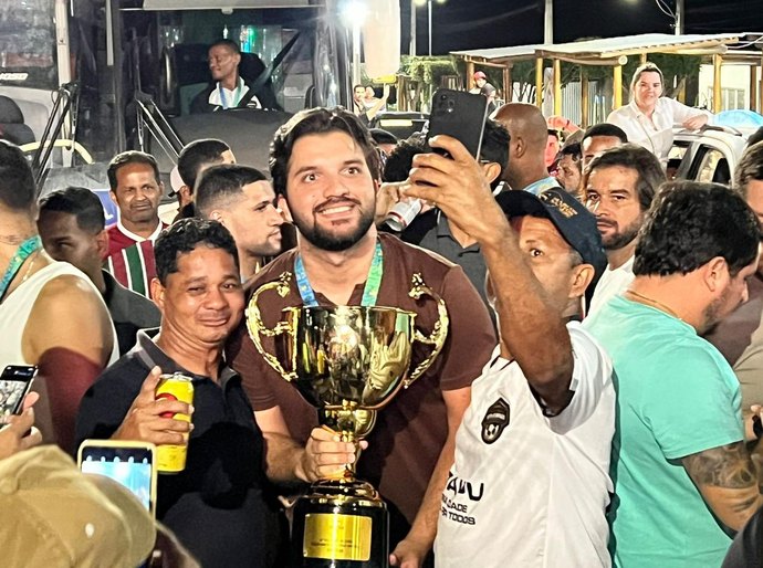 Após conquista da Taça Brasil de Futsal, Esporte Clube Traipu é recebido com festa pela população da cidade