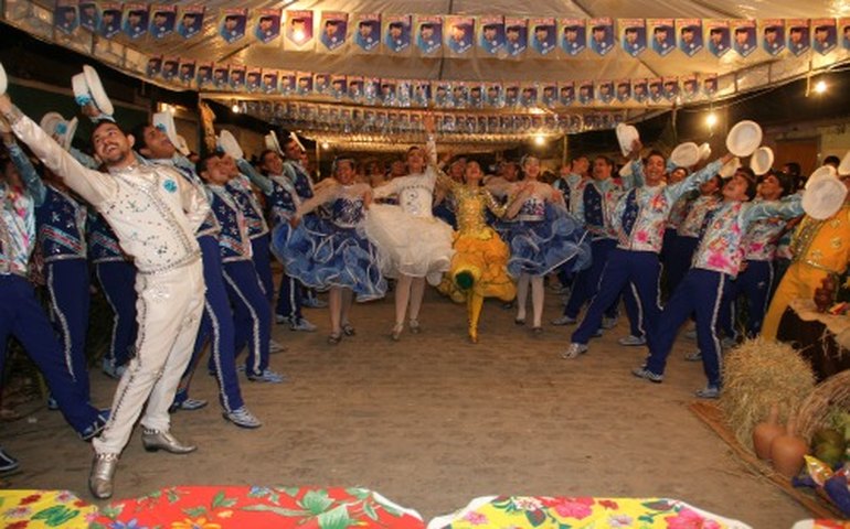 Arraiá Cavacultura faz resgate do São João com a comunidade em Arapiraca