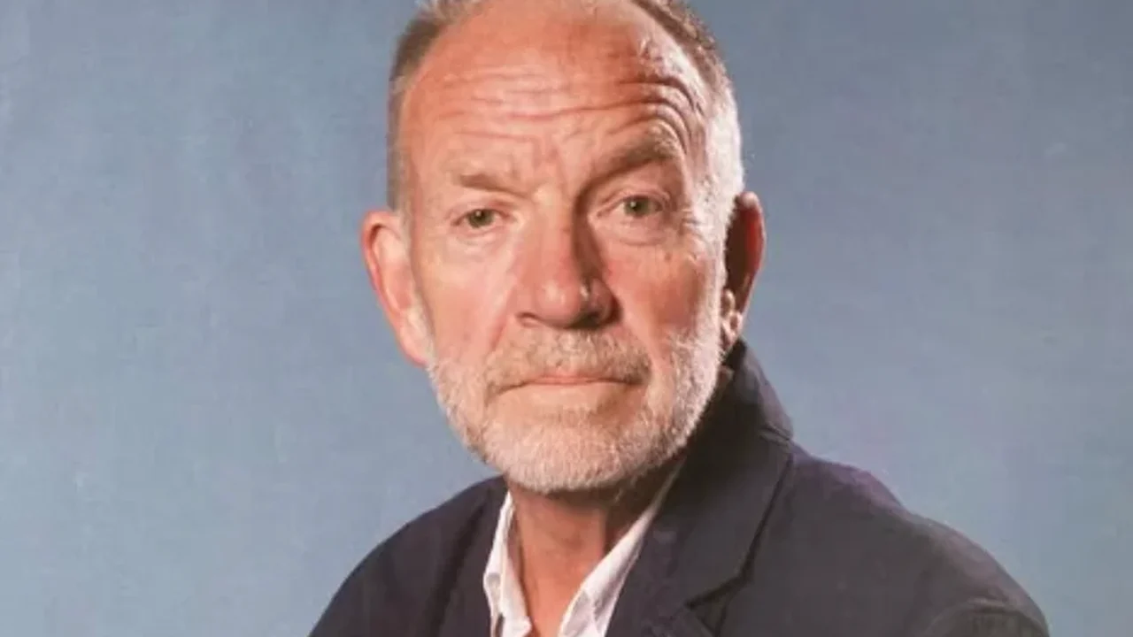 Morre Tom Chadbon, ator de 'Game of Thrones' e '007', aos 80 anos
