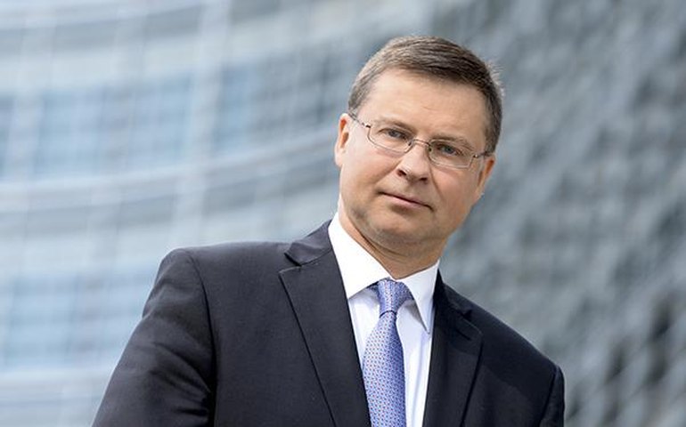 Adesão da Ucrânia à UE não é sobre terminar a guerra, mas sobre apoio ao país, diz Dombrovskis