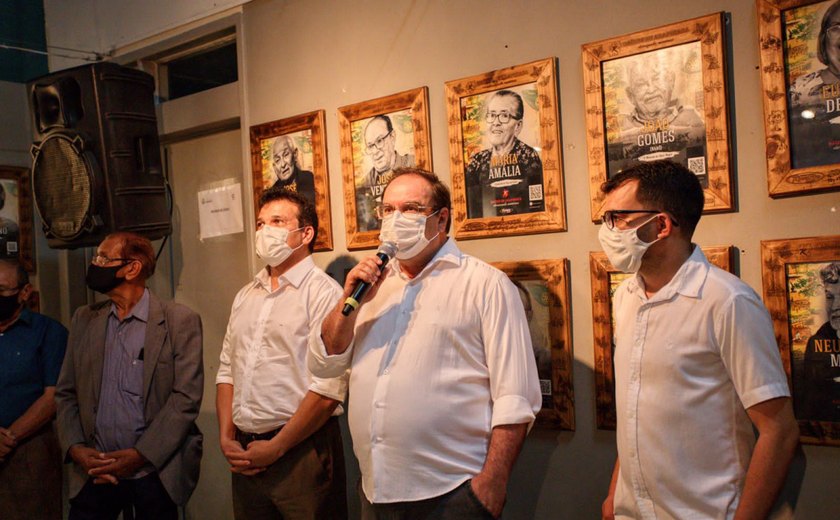 Raízes de Arapiraca: prefeito Luciano e deputado Ricardo Nezinho abrem exposição na Casa da Cultura
