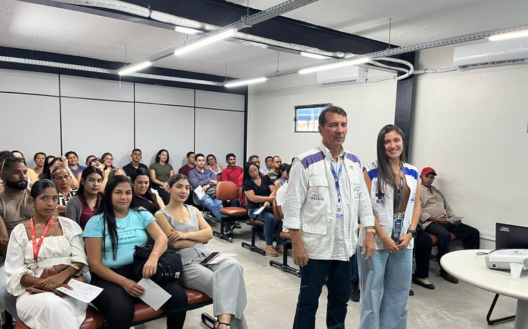 Vigilância Sanitária de Maceió capacita profissionais do setor alimentício