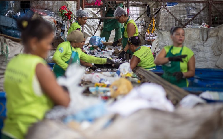 Cooperativas que atuam em Maceió recolheram 1.315 toneladas de recicláveis em oito meses