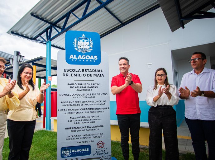 Governo de AL entrega escola, pavimentação de ruas e nova sala do Saúde Até Você Digital em Carneiros