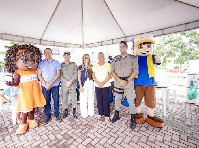 Prefeita Tia Júlia destaca importância da educação no trânsito durante blitz educativa em Palmeira