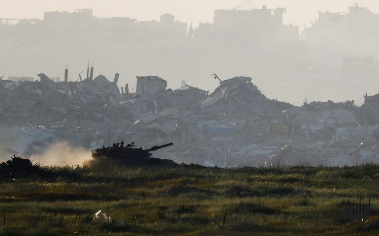 Israel ameaça civis de Gaza com último aviso para “destruição total”