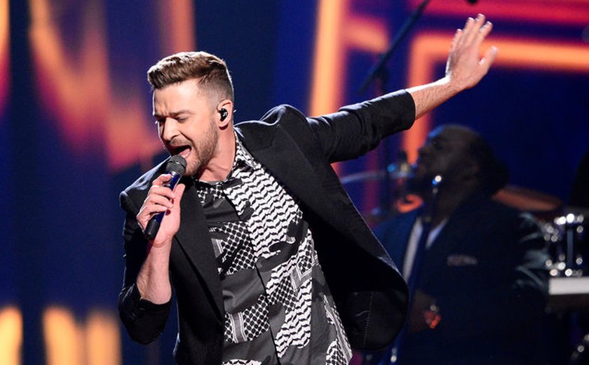 Justin Timberlake faz show &#8216;certinho&#8217; e homenageia Prince no Super Bowl