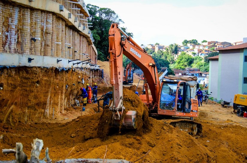 Prefeitura de Maceió executa obras no Vale do Reginaldo