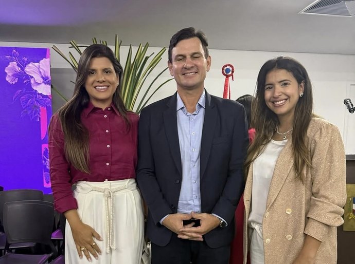 Prefeita Marcela Gomes prestigia lançamento da política pública Alagoas Lilás pelo governo do Estado