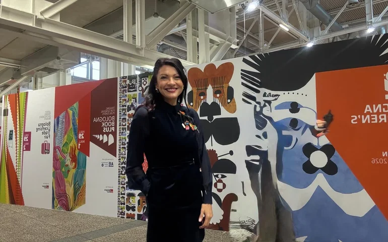 Escritora Clara Haddad lança obra em Bolonha e mira Bienal de SP