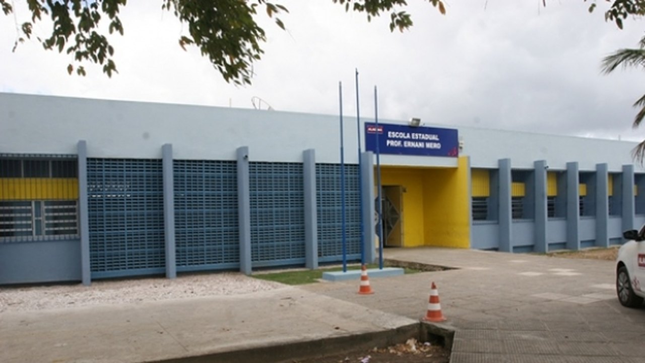 Governador Renan Filho entrega escolas reformadas em Penedo nesta terça-feira (6)