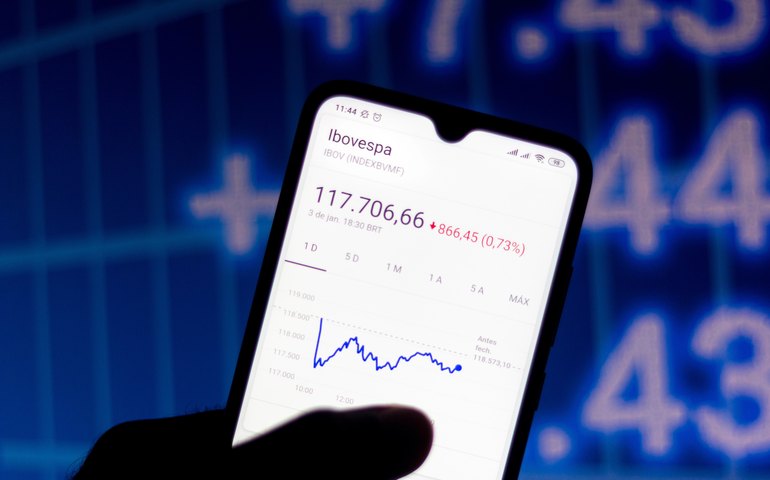 Cautela com política e expectativa por Fed e Copom pressionam Ibovespa