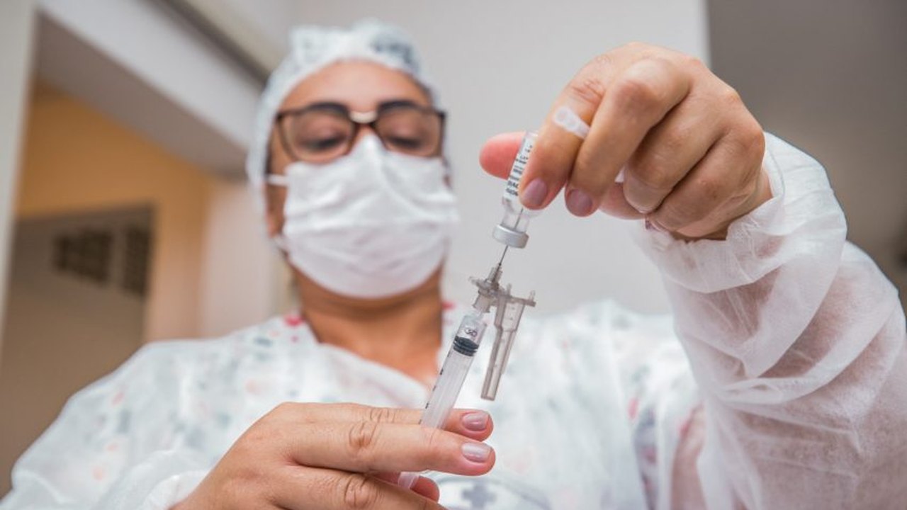 Brasil tem 95,6 milhões de pessoas imunizadas com dose de reforço contra a covid