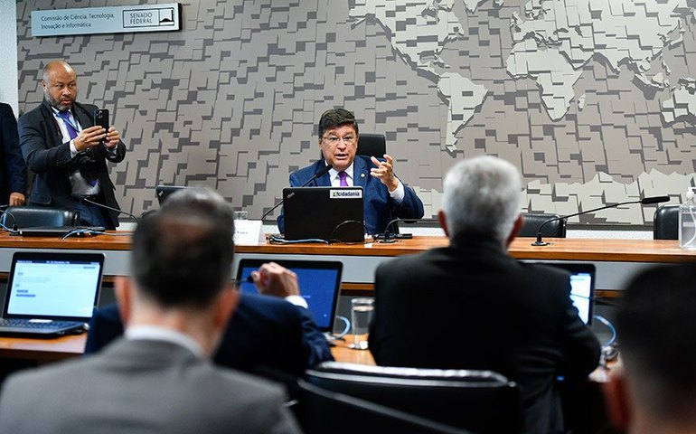 Relator da LDO diz que entregará texto até a terça-feira, dia 21