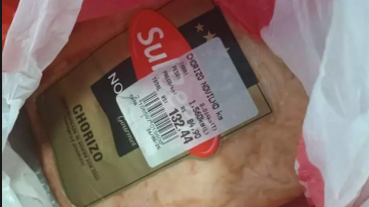Homem é preso suspeito de furtar carne em supermercado na Ponta Verde, em Maceió