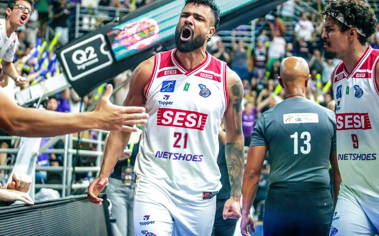 Franca derrota Flamengo e fica a uma vitória do título do NBB